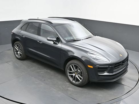 New 2026 Porsche Macan image 32