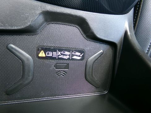 Used 2020 Chevrolet Colorado Z71 AWD/4WD image 32