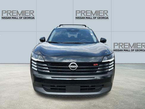 Used 2025 Nissan Kicks SR image 2