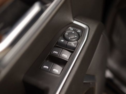 Used 2025 GMC Sierra 1500 SLT image 25