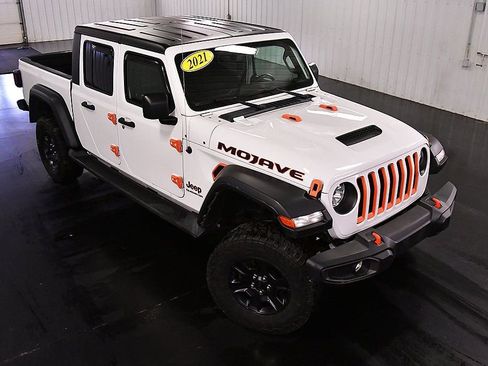 Used 2021 Jeep Gladiator Mojave AWD/4WD image 12