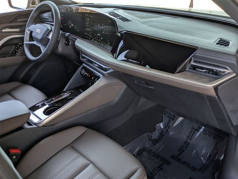 New 2025 Audi Q5 Premium Plus image 9