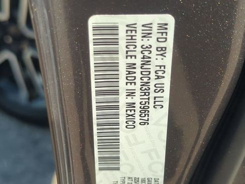 Used 2024 Jeep Compass Limited image 28