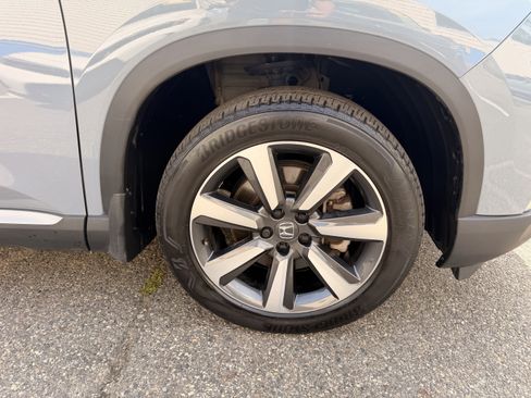 Used 2023 Honda Pilot Touring image 10