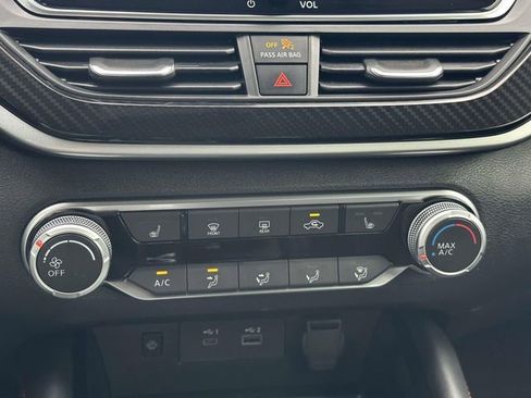 Used 2023 Nissan Altima 2.5 SR w/ SR Premium Package image 19