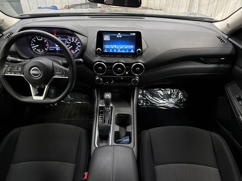 Used 2025 Nissan Sentra SV FWD image 11