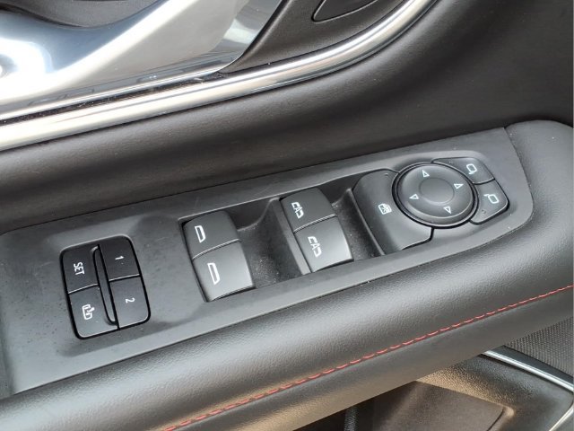 Used 2023 Chevrolet Suburban RST AWD/4WD image 19