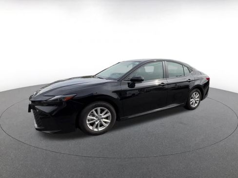 Used 2025 Toyota Camry LE FWD image 8