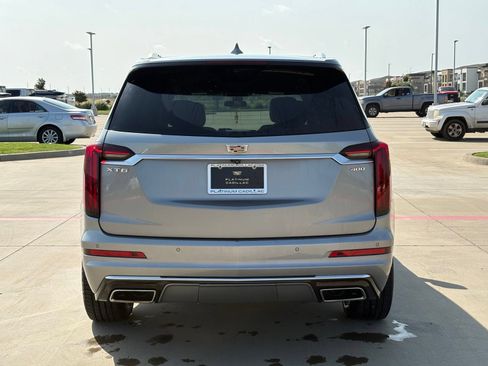 Certified 2025 Cadillac XT6 Premium Luxury FWD image 6