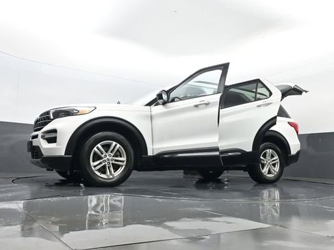Used 2023 Ford Explorer XLT w/ Equipment Group 202A image 34
