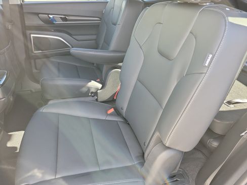 New 2025 Kia Telluride S image 7