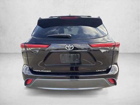 Certified 2021 Toyota Highlander Limited FWD image 6