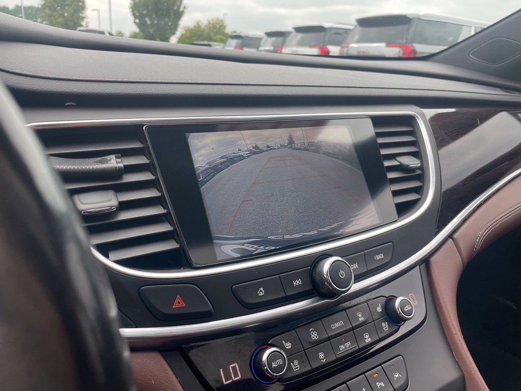 Used 2018 Buick LaCrosse Avenir w/ Driver Confidence Package #2 AWD/4WD image 18