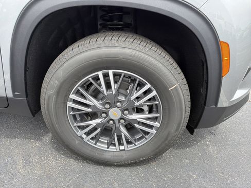 New 2026 Chevrolet Traverse LT FWD image 12