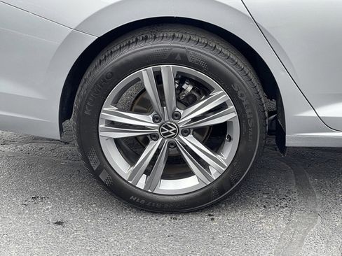 Used 2024 Volkswagen Jetta SE image 10