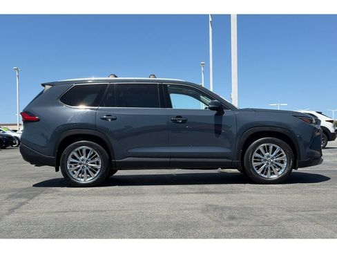 Certified 2024 Toyota Grand Highlander AWD image 3