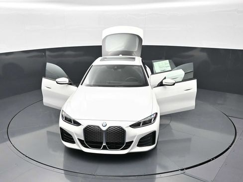 New 2026 BMW i4 eDrive40 w/ M Sport Package RWD image 33