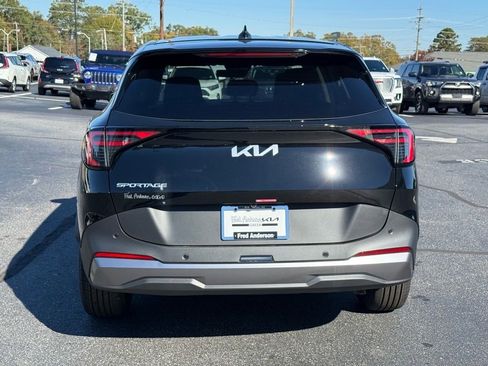 New 2026 Kia Sportage LX image 4