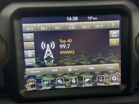 Used 2023 Jeep Wrangler Unlimited Rubicon 4xe AWD/4WD image 19