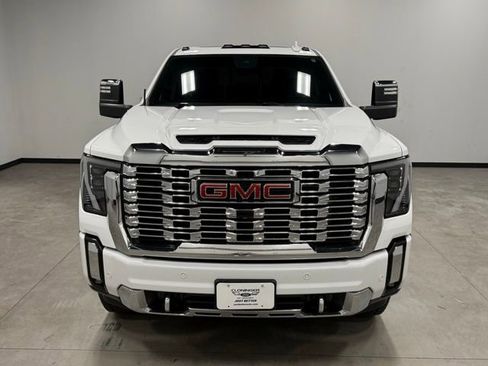 Used 2024 GMC Sierra 3500 Denali w/ Denali Reserve Package image 4