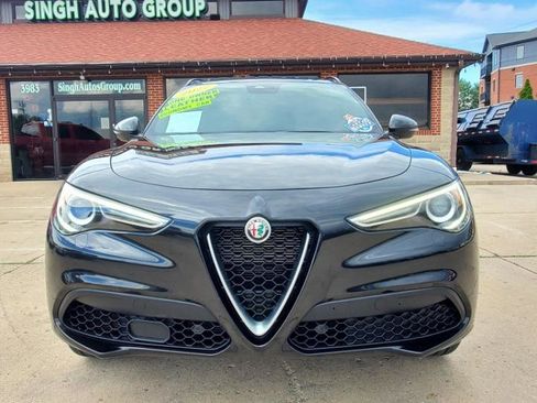 Used 2022 Alfa Romeo Stelvio Ti image 2