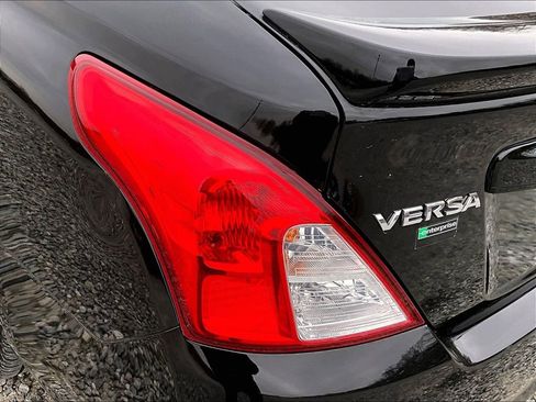 Used 2019 Nissan Versa SV image 28