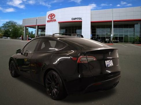 Used 2023 Tesla Model Y Performance image 4