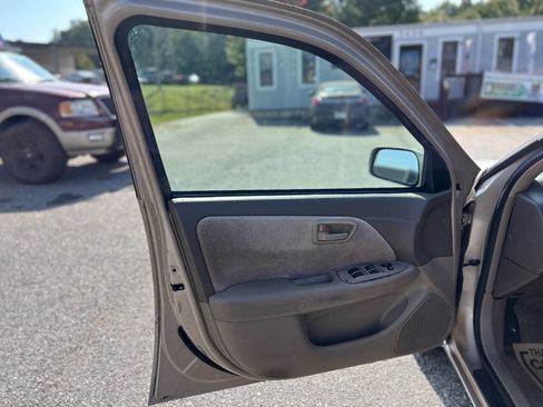 Used 1998 Toyota Camry CE image 9