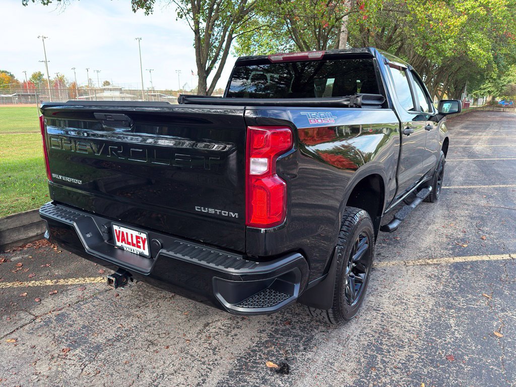 Used 2022 Chevrolet Silverado 1500 Custom Trail Boss AWD/4WD image 7