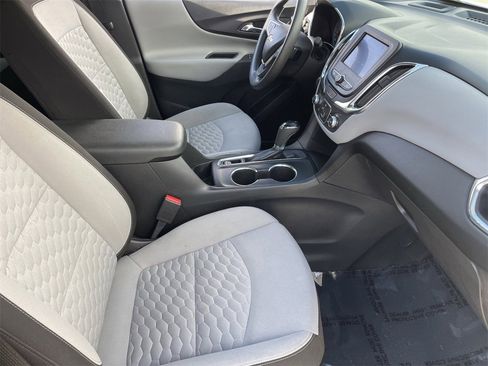 Used 2021 Chevrolet Equinox LS image 9