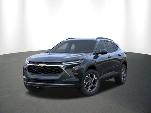 New 2026 Chevrolet Trax LT w/ Driver Confidence Package image 8