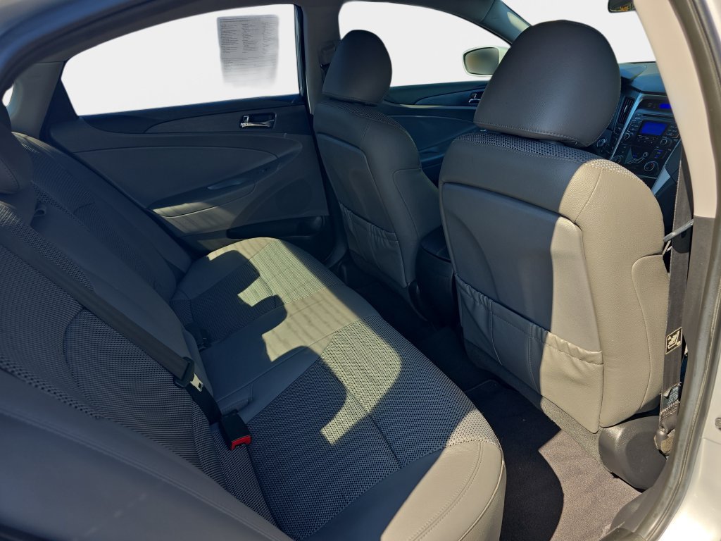 Used 2011 Hyundai Sonata SE FWD image 14