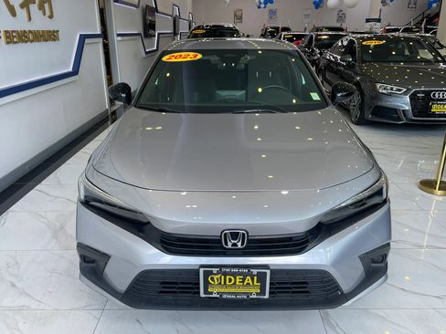 Used 2023 Honda Civic Sport image 2