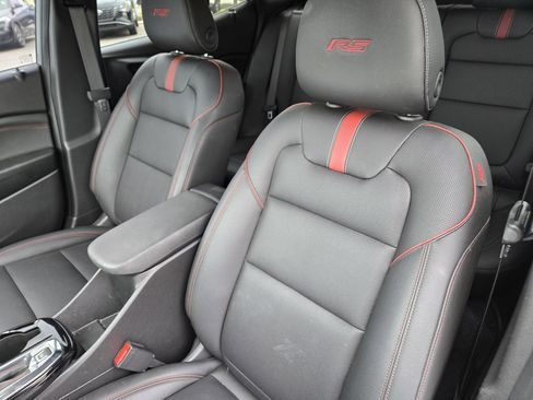 Certified 2025 Chevrolet Trax RS w/ Driver Confidence Package FWD image 16