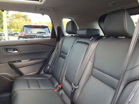 Certified 2023 Nissan Rogue SL w/ SL Premium Package image 19