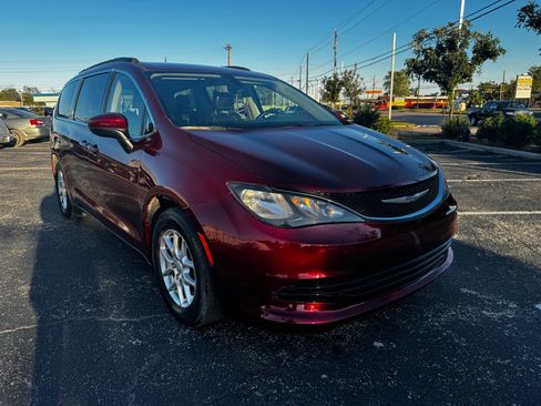 Used 2020 Chrysler Voyager Lxi image 7