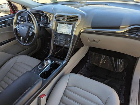 Used 2019 Ford Fusion SEL image 10