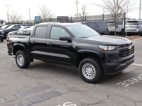 Used 2026 Chevrolet Colorado W/T w/ Advanced Trailering Package image 2