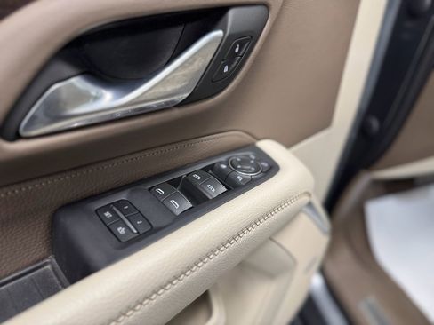 Used 2021 GMC Yukon Denali w/ Denali Premium Package image 18