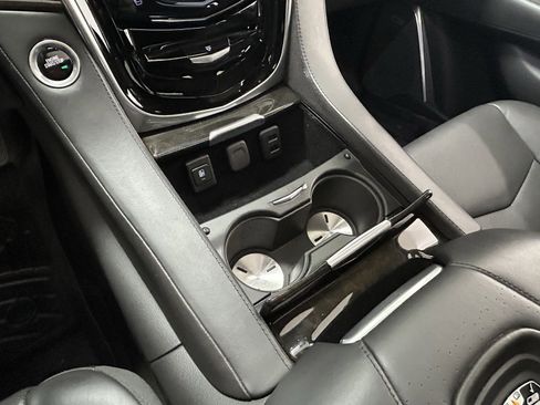 Used 2020 Cadillac Escalade Platinum w/ Escalade Sport Edition image 22