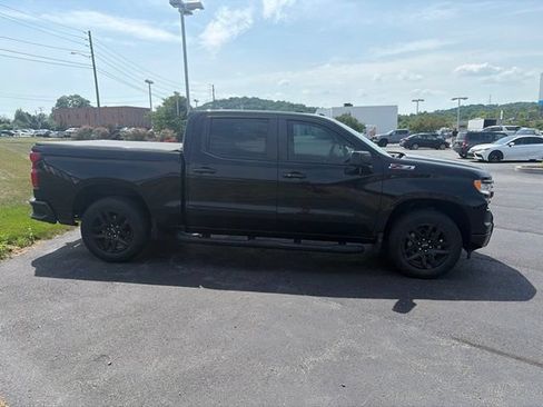 Used 2023 Chevrolet Silverado 1500 RST w/ Z71 Off-Road Package AWD/4WD image 5