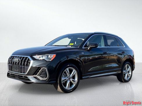 Used 2022 Audi Q3 2.0T Premium w/ Convenience Package AWD/4WD image 2