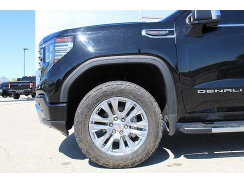 Used 2024 GMC Sierra 1500 Denali w/ Technology Package AWD/4WD image 9