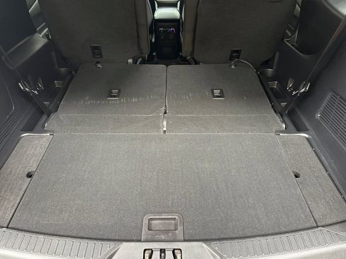 Used 2023 Ford Explorer XLT image 21