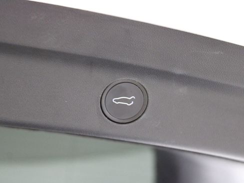 Used 2022 Tesla Model Y Performance image 33