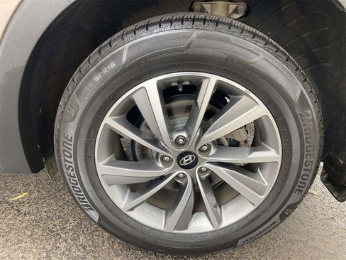 Used 2020 Hyundai Santa Fe Limited image 7