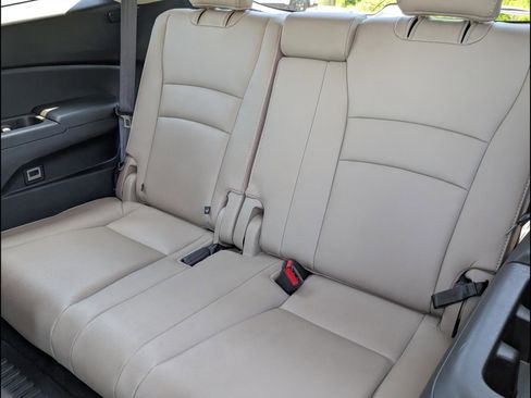 Certified 2021 Honda Pilot Touring image 18