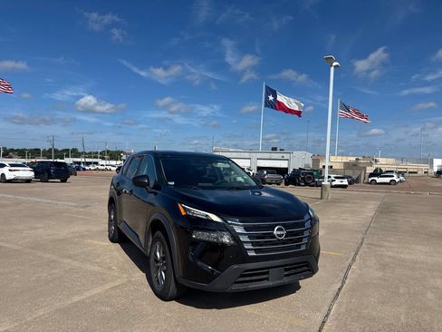 Certified 2024 Nissan Rogue S AWD/4WD image 2