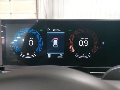 Certified 2025 Hyundai Kona SEL AWD/4WD image 18