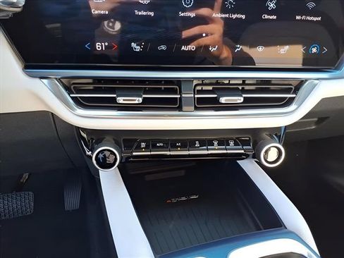 New 2026 Chevrolet Equinox EV LT image 11